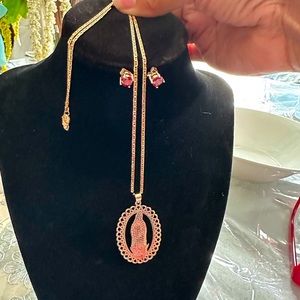 New necklace with earrings gold